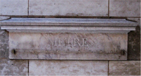 Рис. 19 Один из публичных эталонов метра, установленных на улицах Парижа в 1795—1796 гг.